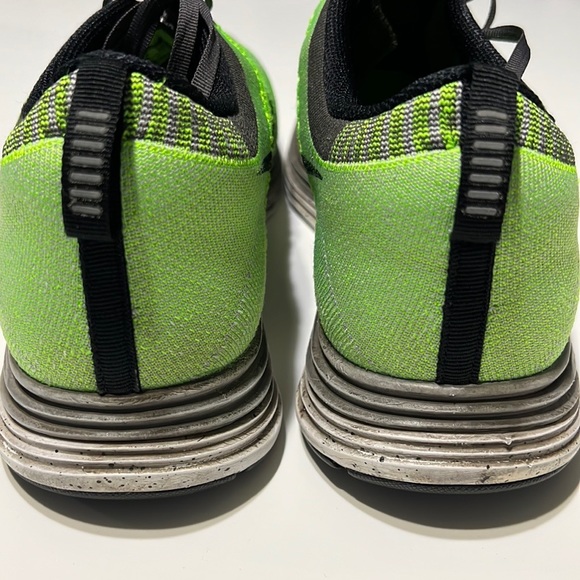 Nike Flyknit Running Shoes - Picture 3 of 6